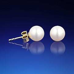 Klasické zlaté náušnice s bielou perlou 7mm