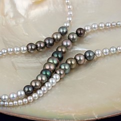 Ombré náhrdelník z morských perál Giseki