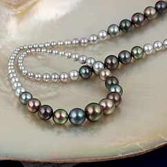 Ombré náhrdelník z morských perál Rinki
